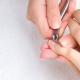 Paano mag-apply ng glitter sa gel polish: mga ideya sa disenyo ng manicure