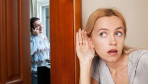 Si të zbuloni nëse burri juaj po tradhton?